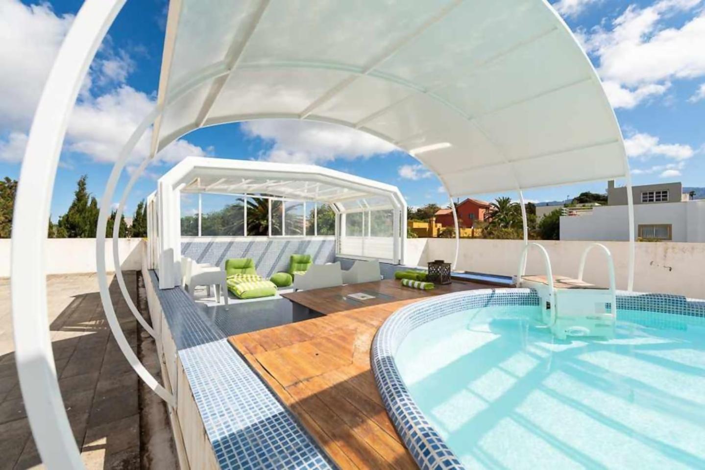 Amplia Villa De Lujo Con Piscina Climatizada Las Palmas de Gran Canaria Luaran gambar
